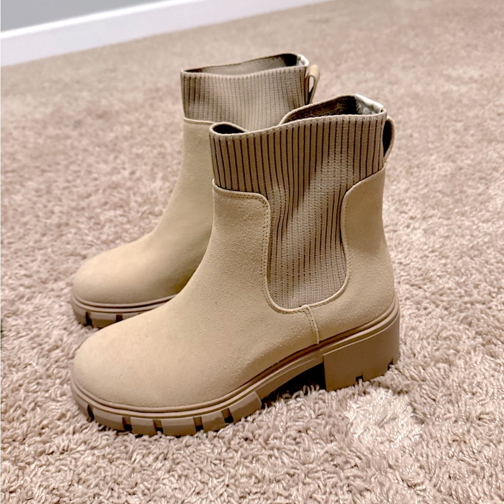 Amazon Athlefit Women's Chelsea chunky boots